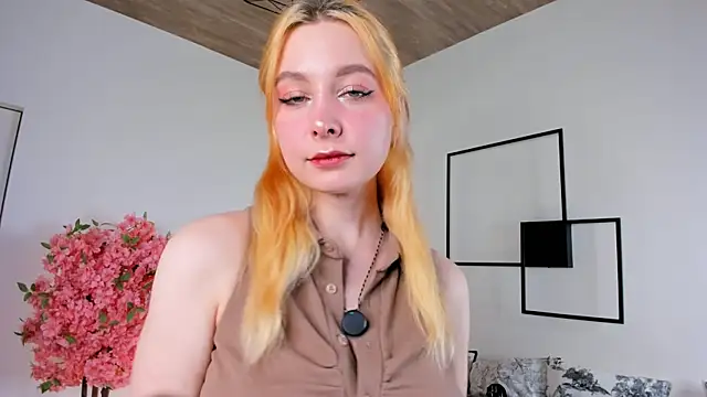 TwinkleFox online show from 04/23/26, 01:56