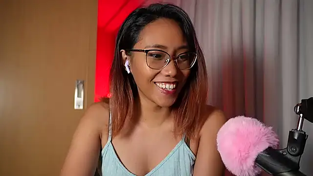 Snapshot of VexaNyx chatting on 06/20/26, 01:49 VexaNyx online show from 06/20/26, 01:49
