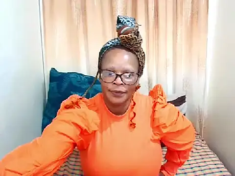 Snapshot of Ebony_Bloom69 chatting on 06/15/26, 04:45 Ebony Bloom69 online show from 06/15/26, 04:45