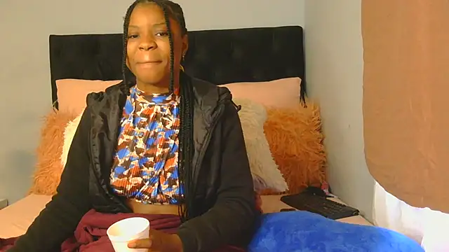 julianaa19 online show from 05/28/26, 05:04