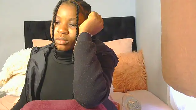 julianaa19 online show from 05/26/26, 06:33