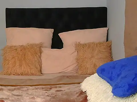 julianaa19 online show from 04/26/26, 03:15