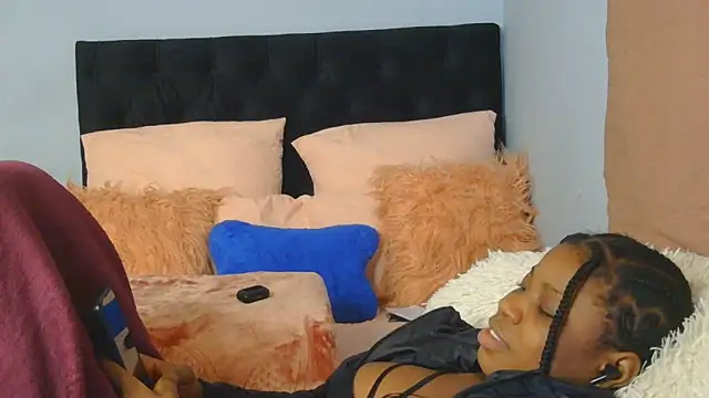 julianaa19 online show from 05/31/26, 05:46