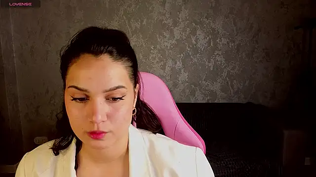 Vivien Ross online show from 05/08/26, 01:09