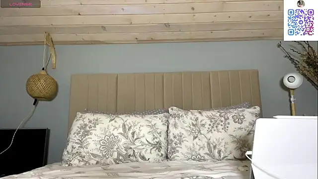 oliviakiiss online show from 05/19/26, 02:13