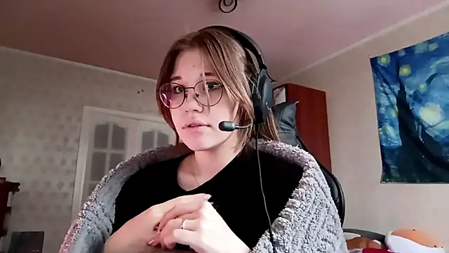 MandieBusby online show from 04/21/26, 03:18