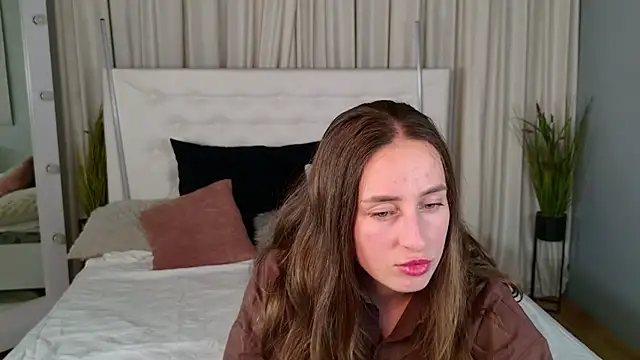 Snapshot of NadinnL chatting on 07/03/26, 01:17 NadinnL online show from 07/03/26, 01:17