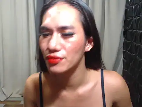 Snapshot of Queen_Haliyah chatting on 06/15/26, 12:38 Queen Haliyah online show from 06/15/26, 12:38