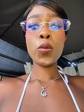 CocoaLuxeXXX online show from 06/25/26, 01:05
