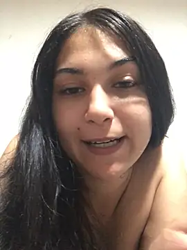 Snapshot of amira1348 chatting on 07/19/26, 06:33 amira1348 online show from 07/19/26, 06:33