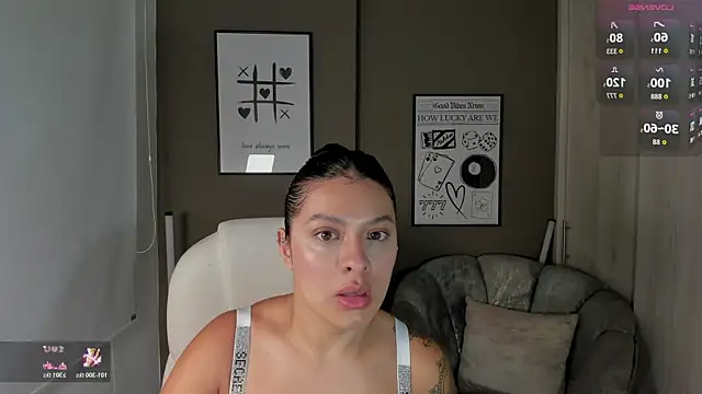Snapshot of GeorginaMontclair chatting on 05/21/26, 10:12 GeorginaMontclair online show from 05/21/26, 10:12