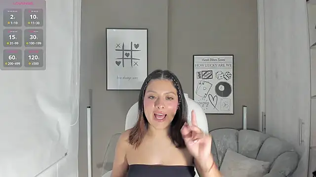 Snapshot of GeorginaMontclair chatting on 04/30/26, 08:05 GeorginaMontclair online show from 04/30/26, 08:05