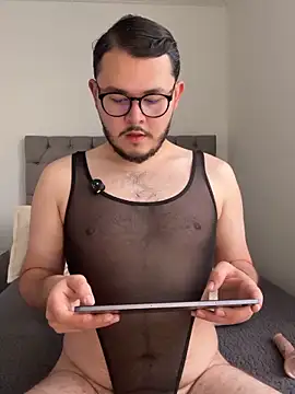 Snapshot of SubBoy_bear chatting on 06/10/26, 12:06 SubBoy bear online show from 06/10/26, 12:06
