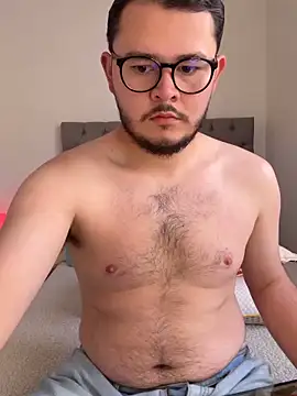 Snapshot of SubBoy_bear chatting on 06/11/26, 12:35 SubBoy bear online show from 06/11/26, 12:35