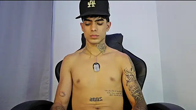 MIGUEL AGUIRRECA online show from 04/21/26, 02:47