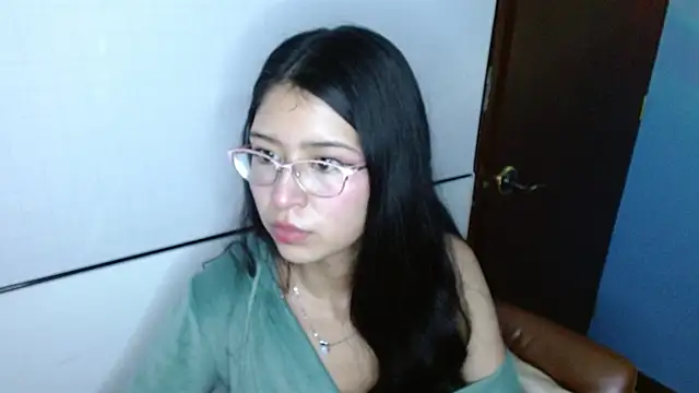 Snapshot of Danii_rizzo chatting on 05/04/26, 10:51 Danii rizzo online show from 05/04/26, 10:51