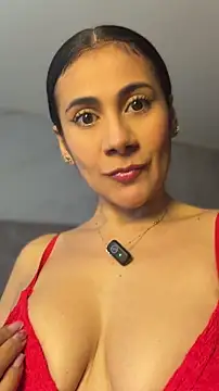 Laia Hills online show from 05/19/26, 01:51