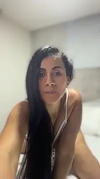 Snapshot of Laia_Hills chatting on 06/25/26, 03:59 Laia Hills online show from 06/25/26, 03:59