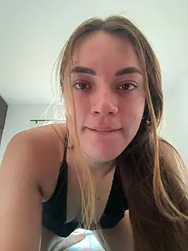 Snapshot of _EmmaDavis_ chatting on 06/13/26, 03:10 EmmaDavis online show from 06/13/26, 03:10