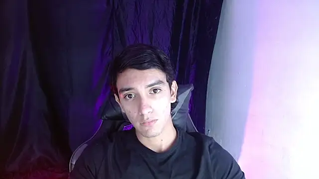 Snapshot of dante_18cm_ chatting on 05/10/26, 12:47 dante 18cm online show from 05/10/26, 12:47