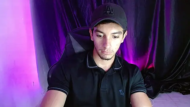 Snapshot of dante_18cm_ chatting on 05/08/26, 12:36 dante 18cm online show from 05/08/26, 12:36