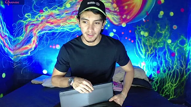 Snapshot of dante_18cm_ chatting on 06/07/26, 12:49 dante 18cm online show from 06/07/26, 12:49