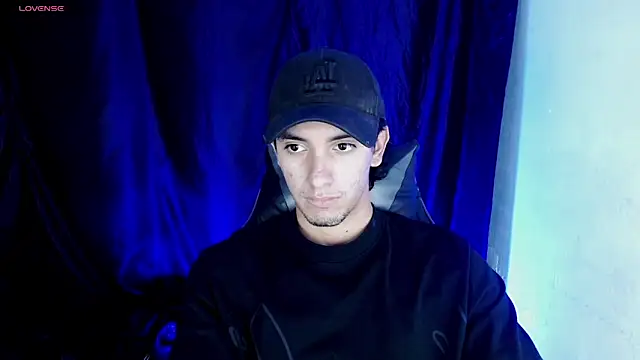 Snapshot of dante_18cm_ chatting on 05/16/26, 12:42 dante 18cm online show from 05/16/26, 12:42