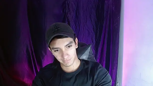 Snapshot of dante_18cm_ chatting on 05/11/26, 12:45 dante 18cm online show from 05/11/26, 12:45