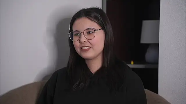 FlorentinaPinson online show from 04/22/26, 02:24