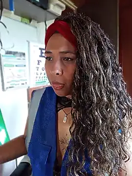 Snapshot of Ivon_C chatting on 05/20/26, 01:52 Ivon C online show from 05/20/26, 01:52