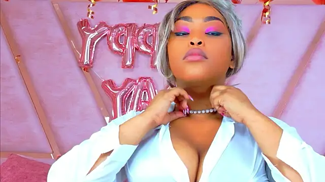 TiannahGlow online show from 05/14/26, 12:24