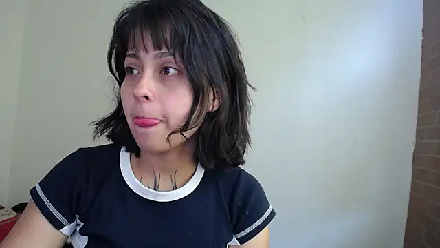 UsagiNami online show from 04/27/26, 07:12