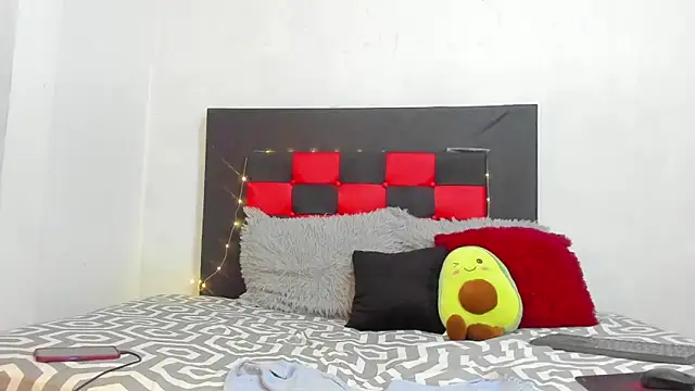 camila valenciia  online show from 05/10/26, 04:31