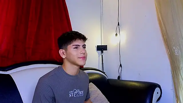 josethariaz25 online show from 04/22/26, 02:57