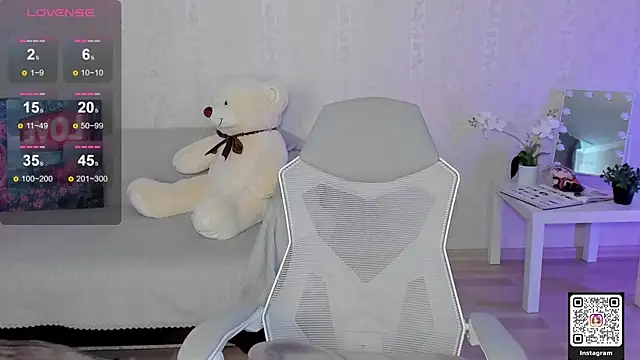 LinnLove online show from 05/06/26, 06:39