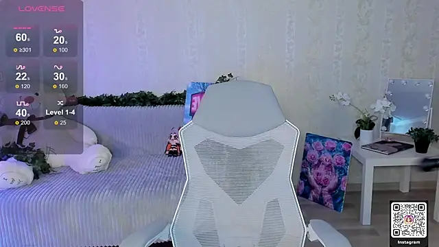 LinnLove online show from 04/21/26, 06:53