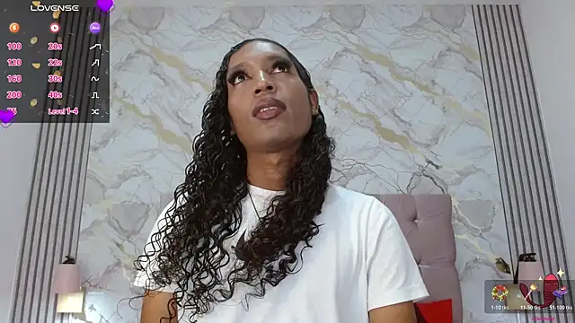 Mia Hiills online show from 06/03/26, 03:29
