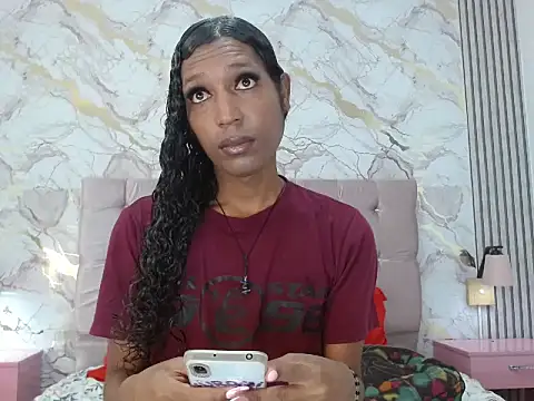 Mia Hiills online show from 06/22/26, 12:35