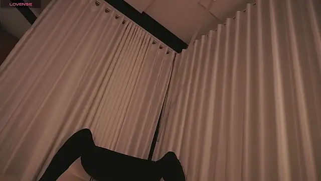 Tessa ruxh online show from 05/06/26, 12:09