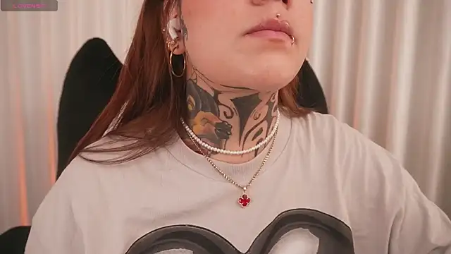 Tessa ruxh online show from 06/11/26, 12:13