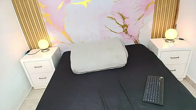 PaulineKosh online show from 06/10/26, 07:48