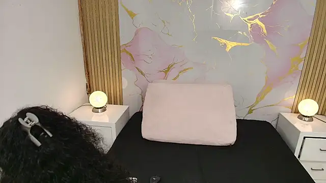 PaulineKosh online show from 06/15/26, 08:08