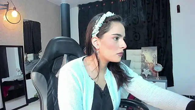 Snapshot of ShantalBr chatting on 06/03/26, 12:28 ShantalBr online show from 06/03/26, 12:28
