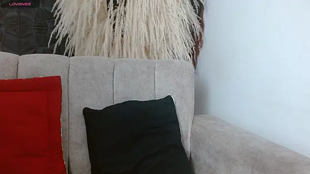 emily16092020 online show from 06/01/26, 12:38