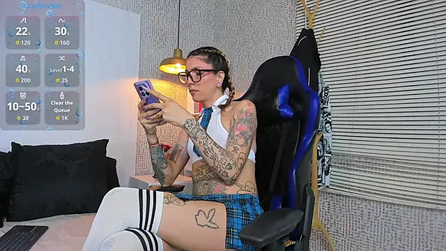 JessieGarvet19 online show from 06/05/26, 04:28