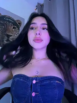 IsabellaNoir  online show from 05/21/26, 11:46