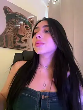 Snapshot of IsabellaNoir_ chatting on 06/26/26, 06:14 IsabellaNoir online show from 06/26/26, 06:14