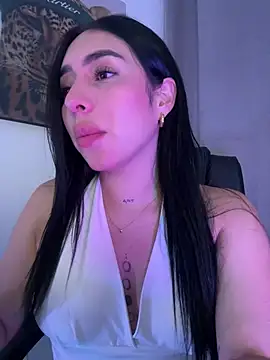 IsabellaNoir  online show from 04/27/26, 10:08