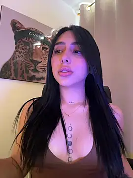 Snapshot of IsabellaNoir_ chatting on 07/15/26, 04:47 IsabellaNoir online show from 07/15/26, 04:47