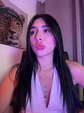IsabellaNoir  online show from 04/28/26, 02:27
